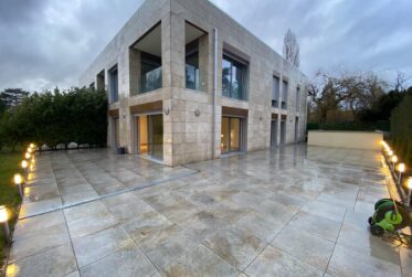 Magnifique appartement de 5,5 pièces en Rez-de-jardin