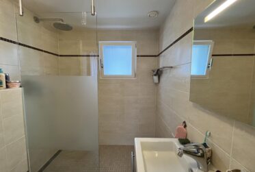 Villa moderne de 7 pièces à Vendre