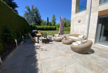 Magnifique appartement de 5,5 pièces d'environ 130 m² en rez-de-jardin