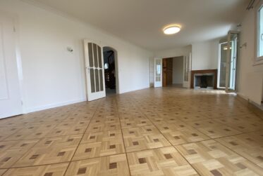 14 Rooms House, Individual house