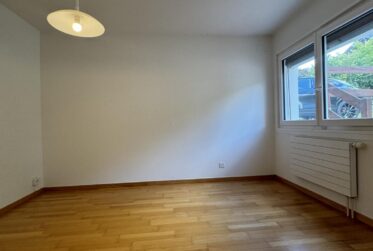 Villa individuelle de 6 pièces avec vue panoramique sur le lac et les Alpes à Givrins