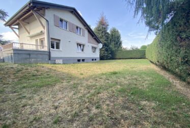 Superbe villa familiale avec grand jardin à Cointrin