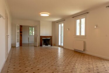 14 Rooms House, Individual house