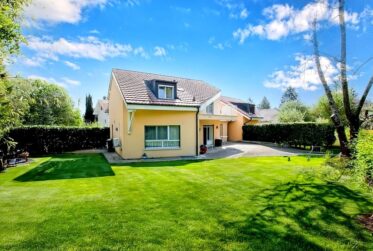 Découvrez cette villa de 9 pièces à Versoix