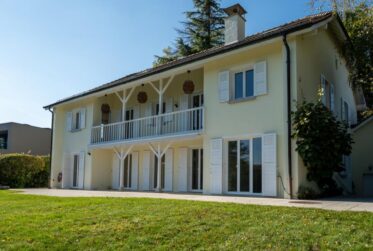 14 Rooms House, Individual house