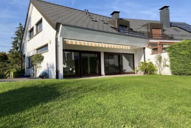 Magnifique villa jumelée de 6,5 pièces à Pregny-Chambésy.