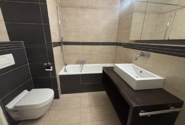 Charmant 2,5 Pièces en Vieille Ville - à louer rapidement