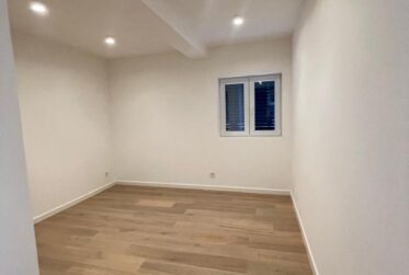 Superbe villa individuelle de 7.5 pièces avec vue panoramique sur le lac à Chéserex