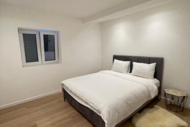 Superbe villa individuelle de 7.5 pièces avec vue panoramique sur le lac à Chéserex