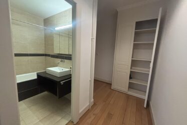 Charmant 2,5 Pièces en Vieille Ville - à louer rapidement