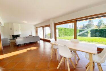 Magnifique villa jumelée de 6,5 pièces à Pregny-Chambésy.