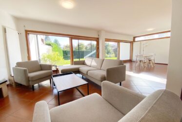 Magnifique villa jumelée de 6,5 pièces à Pregny-Chambésy.