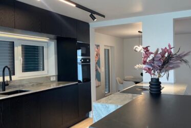 Superbe villa individuelle de 7.5 pièces avec vue panoramique sur le lac à Chéserex