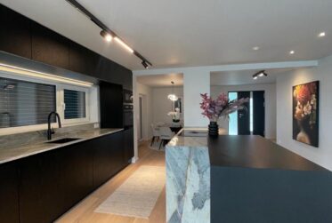 Superbe villa individuelle de 7.5 pièces avec vue panoramique sur le lac à Chéserex