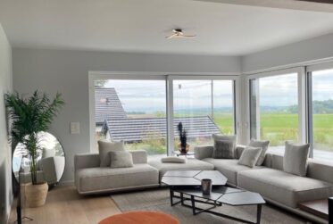 Superbe villa individuelle de 7.5 pièces avec vue panoramique sur le lac à Chéserex