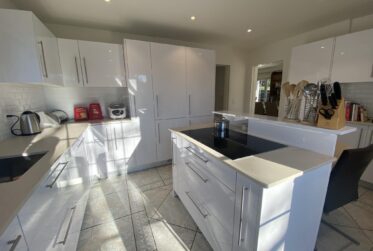 Villa individuelle de 6 pièces avec piscine et jardin