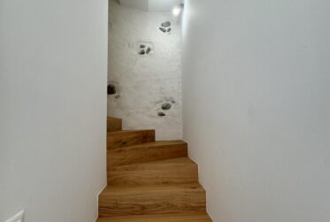 Maison entièrement rénové à vendre -