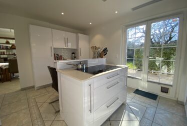 Villa individuelle de 6 pièces avec piscine et jardin