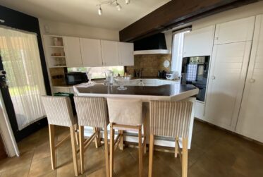 EXCLUSIVITÉ - Villa Individuelle de 9 Pièces avec Jardin