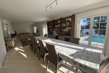 Villa individuelle de 6 pièces avec piscine et jardin