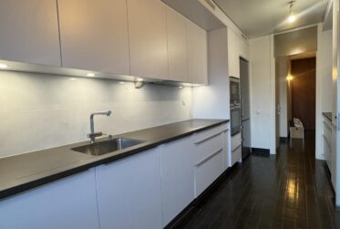 Superbe 4 pièces traversant rénové avec balcon