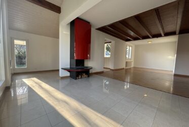 7.5 Rooms House, Individual house