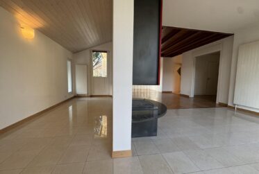 7.5 Rooms House, Individual house