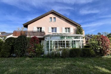 Belle maison familiale 5,5 pièces avec jardin, terrasse et 2 places de parking - Exclusivité ! -