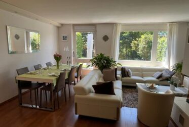 Villa mitoyenne avec jardin arboré, proche des organisations internationales